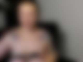 Rabbit_777 MILF webcam performer live streaming