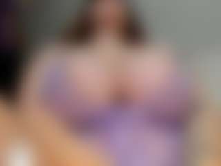 Rabbit_777 MILF webcam performer live streaming