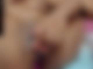Live cam show with LuciaSpear - Tiny Tits on live18s.com