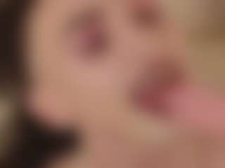 Live cam show with Queenxofxtease - Small Tits on TeamSkeetLive