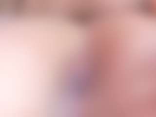Show en direct avec Fariana and my sexy gfs - Athletic College sur Camsoda