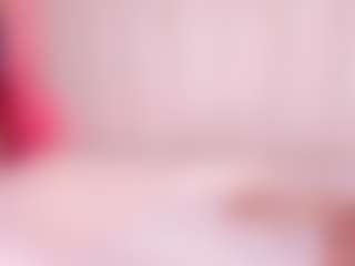 LovelyEyess MILF webcam performer live streaming