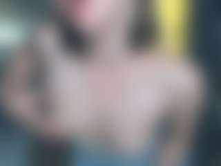 Live cam show with MaeChesser - Raven Hair on SpunkLive