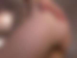 Live cam show with MaeChesser - Raven Hair on Gym Cam Girls