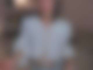 Live cam show with MaeChesser - Green Eyes on hrnylive.com