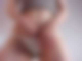 Live cam show with MaeChesser - Camel Toe on Gym Cam Girls