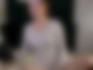 Live cam show with Malvina - Clit on live18s.com