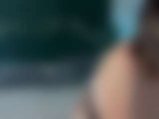 Live cam show with Malvina - Smoking on pussylord.com