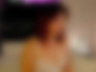 Live cam show with Malvina - Sexwebcam Brown Hair on StripNow