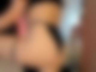 Live cam show with Malvina - Curvy Small Tits on dropp.cam