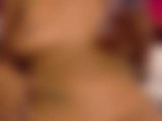 Live cam show with miss-nahomi - Moaning on Milfs Live