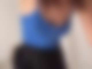 Live cam show with Akemi - Asian Teen (18+) on Big Tits