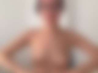 Live cam show with Akemi - Striptease Asian on live.xbliss.ai