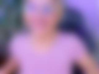 Live cam show with Aliisson-Cooper - Small Tits on CamwithHer