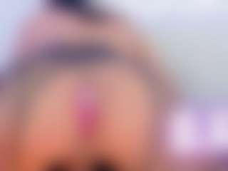 Live cam show with Aliisson-Cooper - Smoking on Camsoda