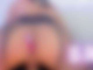 Live cam show with Aliisson-Cooper - Brown Eyes on Stripli.com