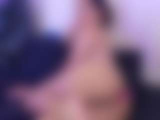 Live cam show with Aliisson-Cooper - Tease on Camsoda