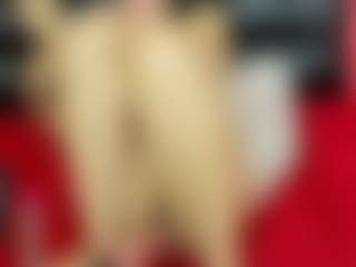 Live cam show with Isabella-T - Green Eyes on Latina Girls