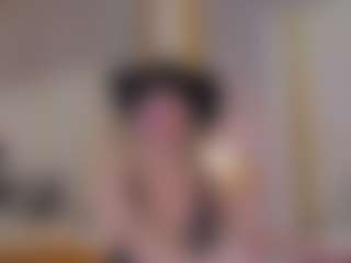 Live cam show with LaurenCarterr - Blonde Hair on xfollow cams