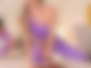 Live cam show with LaurenCarterr - Athletic MILF on StripNow