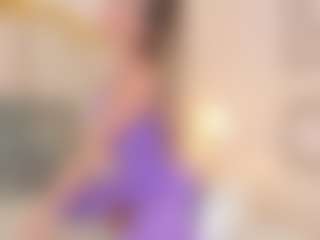 Live cam show with LaurenCarterr - Public MILF on Dare Cams