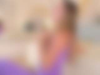 Live cam show with LaurenCarterr - Strip MILF on CamwithHer