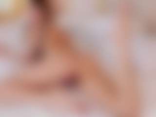 Live cam show with LaurenCarterr - Blonde Hair MILF on CamClone