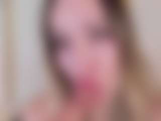 Live cam show with LaurenCarterr - Blonde Hair Curvy on realtime-chat