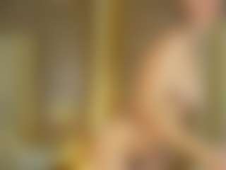 Live cam show with LaurenCarterr - Public MILF on Milfs Live