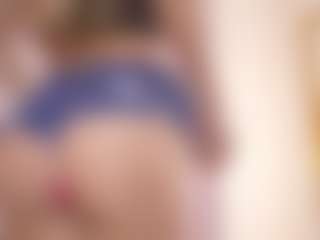 Live cam show with LaurenCarterr - Spy Mature on Camsoda