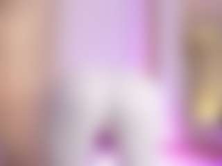 Live cam show with LaurenCarterr - Athletic MILF on dropp.cam