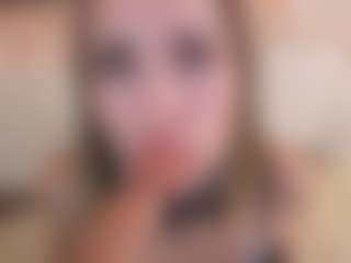 Live cam show with LaurenCarterr - Skinny MILF on slutload