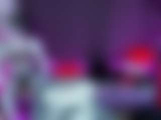AnnaMaxwell MILF webcam performer live streaming