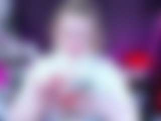 AnnaMaxwell MILF webcam performer live streaming