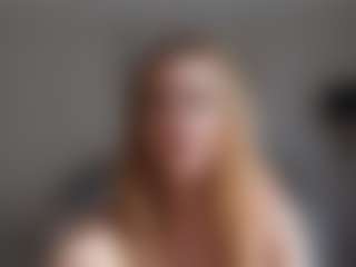 Spettacolo in cam dal vivo con Stripmequick - Strapon su Camsoda