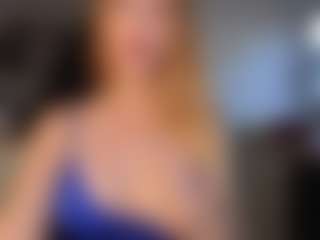 Live cam show with Stripmequick - Strapon on TeamSkeetLive