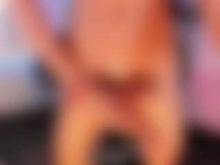 Live-Cam-Show mit Ana-Paula23 - Drinking auf Camsoda