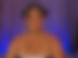 Live cam show with Anna Swift - Colombia on intimatelivegirls.com