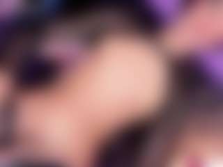 Live cam show with Daniela-Ember - Smoking on Camiplay Live