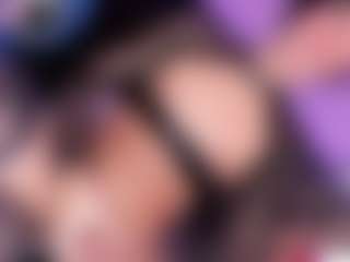 Live cam show with Daniela-Ember - Teen (18+) on Hubzter Live