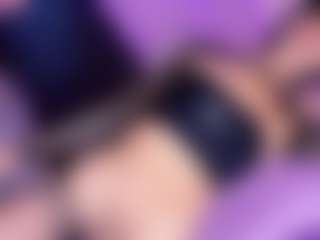 Live cam show with Daniela-Ember - Young Adult on Instabang