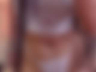 Madhison-Klain-S MILF webcam performer live streaming