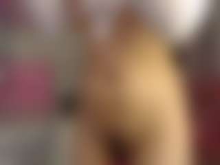Madhison-Klain-S MILF webcam performer live streaming