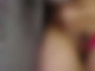 Live cam show with Madhison-Klain-S - Skinny MILF on live18s.com
