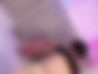 Live cam show with Ninaa-Keyli - Smoking on liverealitysex.com