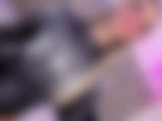 Live cam show with Ninaa-Keyli - Tease on Chatstar
