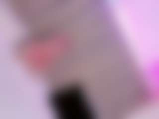 Live cam show with Ninaa-Keyli - Small Tits on CamwithHer
