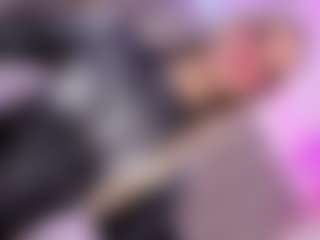 Live cam show with Ninaa-Keyli - Spank on Chatstar