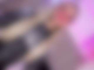 Live cam show with Ninaa-Keyli - Smoking on xfollow cams