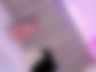 Live cam show with Ninaa-Keyli - Spank on CamwithHer